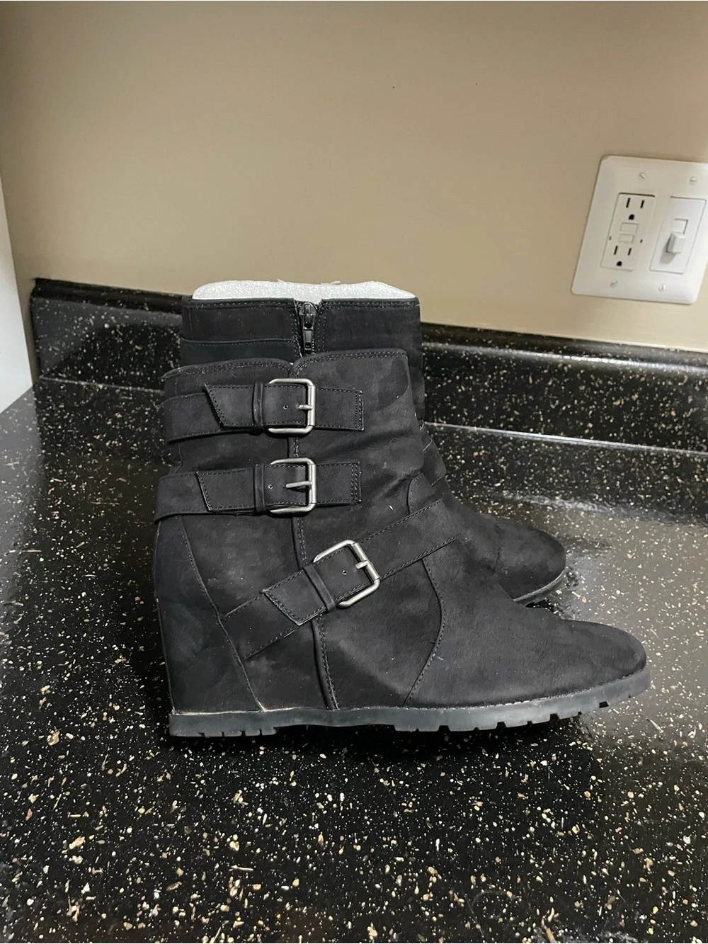 UNISA Women's SUEDE ANKLE BOOTS Black 4